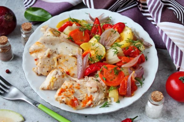 Индейка на пару в мультиварке с овощами Индейка на пару в мультиварке с овощами