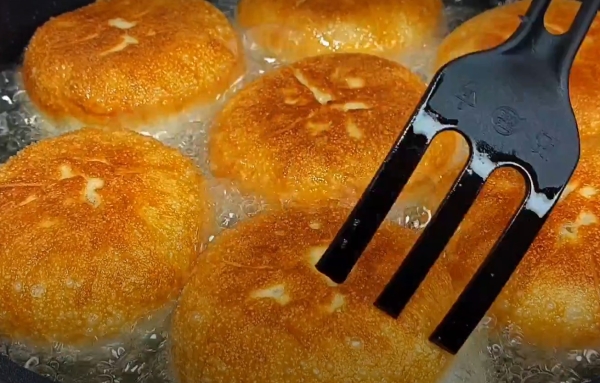 Пирожки с улётной начинкой. Друзья приносят свою муку, чтобы я приготовила для них этот рецепт