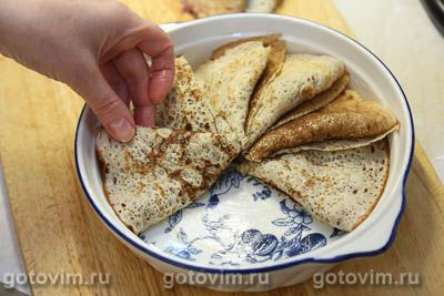 Запеканка блинная с фаршем и сырным соусом бешамель