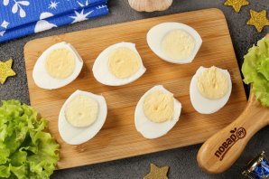 Фаршированные яйца "Глаз дракона" Фаршированные яйца "Глаз дракона"