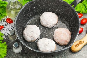 Котлеты с сыром и помидорами Котлеты с сыром и помидорами