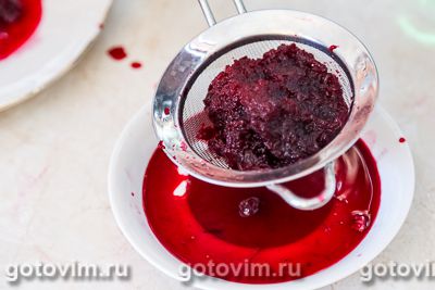 Тартинки из картофеля с соленой сельдью и свеклой Тартинки из картофеля с соленой сельдью и свеклой