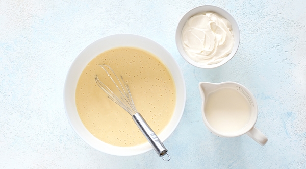 Блины на кефире, молоке и сметане, пошаговый рецепт с фото на 284 ккал Блины на кефире, молоке и сметане, пошаговый рецепт с фото на 284 ккал