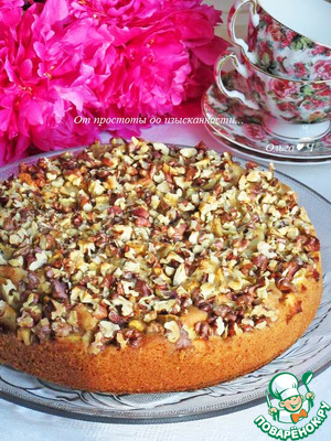 Яблочный пирог с ореховой шапочкой
