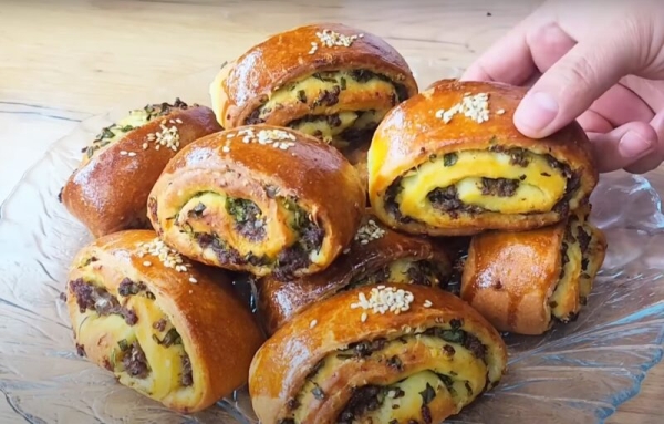 Беру творог и фарш. Сытные и ароматные мясные рулетики: почему я не знала этого метода раньше Беру творог и фарш. Сытные и ароматные мясные рулетики: почему я не знала этого метода раньше