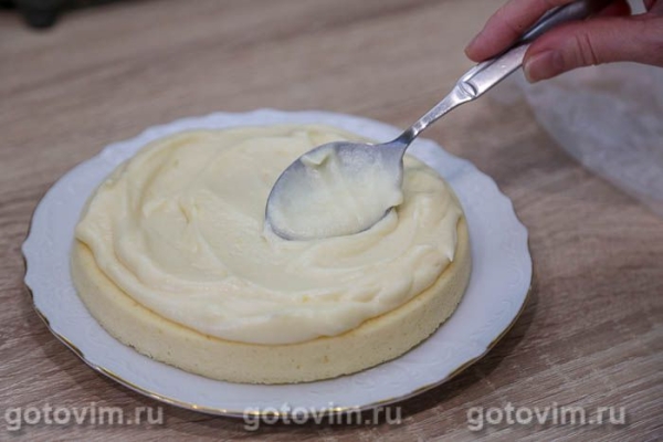 Бисквитный торт с заварным кремом в микроволновке