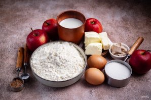 Печеные пирожки с яблоками