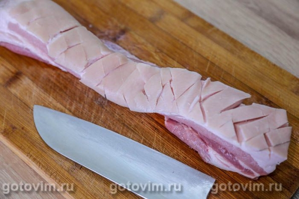 Свиная грудинка в соевом соусе, зажаренная целым куском в мультиварке