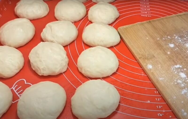 Беру картофель и манку. Пирожки теперь не готовлю, нашла рецепт проще: вкусные картофельные лепешки Беру картофель и манку. Пирожки теперь не готовлю, нашла рецепт проще: вкусные картофельные лепешки