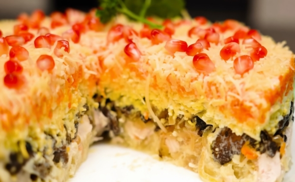 Секрет салата «Татьяна»: простая комбинация продуктов, которая дает невероятный вкус. Удивите своих близких!