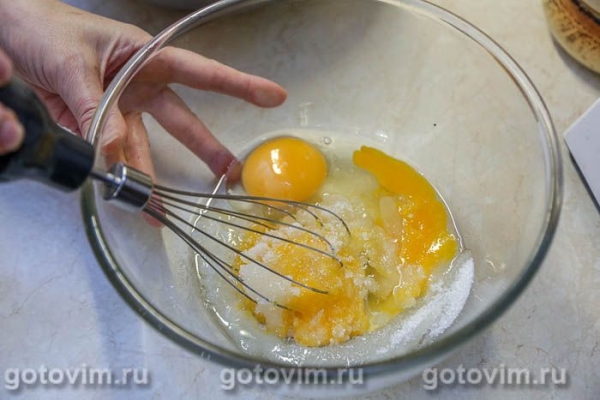 Пирог медовый с черной смородиной Пирог медовый с черной смородиной