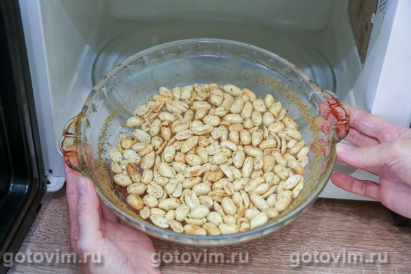 Жареный арахис со сванской солью в микроволнвке
