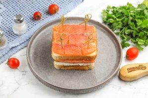 Канапе с семгой и икрой Канапе с семгой и икрой