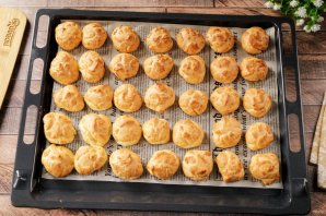 Торт из профитролей со сметанным кремом