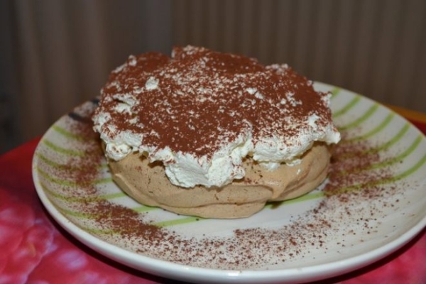 Торт Павлова &laquo;Капучино&raquo; со сливочным кремом