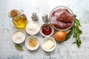 Свиная печень по-строгановски Свиная печень по-строгановски