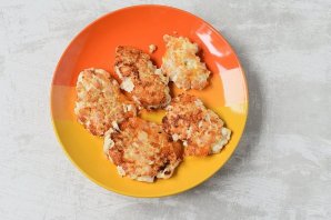 Рубленые куриные котлеты с сыром