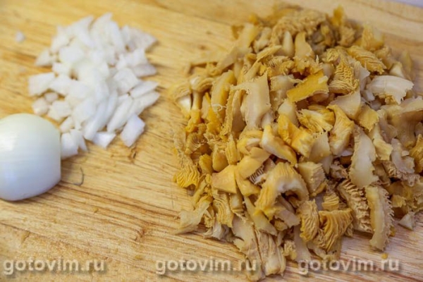Заливной пирог с лисичками и беконом Заливной пирог с лисичками и беконом