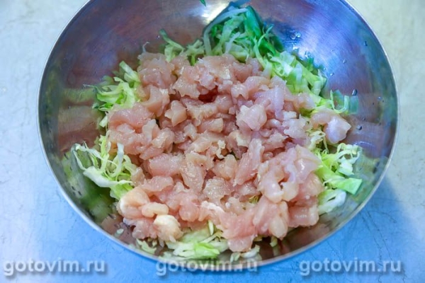 Куриные рубленые котлеты с молодой капустой
