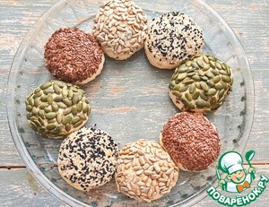 Булочки с ветчиной и семенами