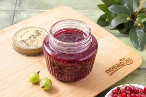 Варенье из крыжовника и красной смородины