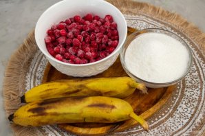 Красная смородина с бананом на зиму Красная смородина с бананом на зиму