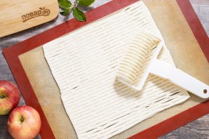 Слоеный пирог с яблоками Слоеный пирог с яблоками