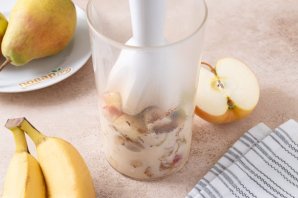 Смузи с бананом, яблоком и грушей Смузи с бананом, яблоком и грушей