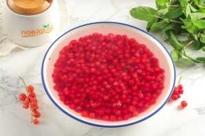 Варенье из красной смородины в мультиварке Варенье из красной смородины в мультиварке