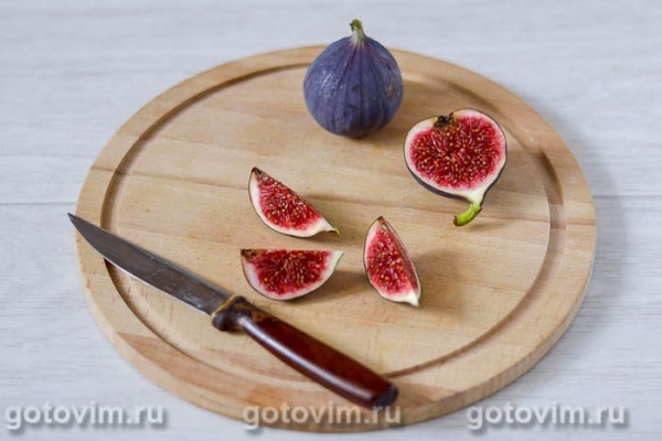 Фруктовый салат со свежим инжиром и грушей Фруктовый салат со свежим инжиром и грушей