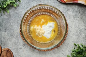 Пирог на майонезе и сметане Пирог на майонезе и сметане