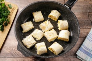 Рулет из лаваша с сыром Рулет из лаваша с сыром