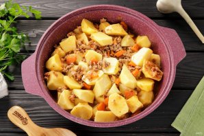 Тушеная картошка с фаршем Тушеная картошка с фаршем