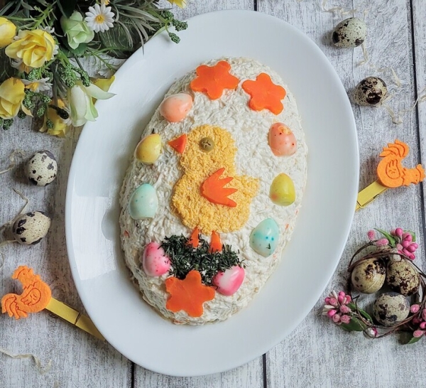 Салат с печенью трески и оливками