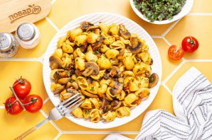 Макароны с шампиньонами