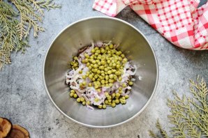 Салат "Венский" с языком Салат "Венский" с языком