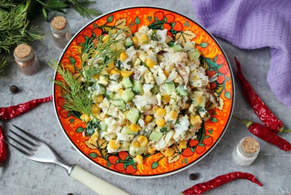Салат с треской и кукурузой Салат с треской и кукурузой