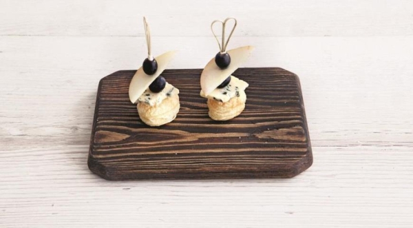 Праздничные канапе на основе из слоеного теста, пошаговый рецепт с фото Праздничные канапе на основе из слоеного теста, пошаговый рецепт с фото