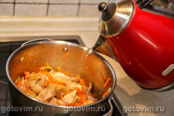 Фрикасе из кролика с соусом на желтках