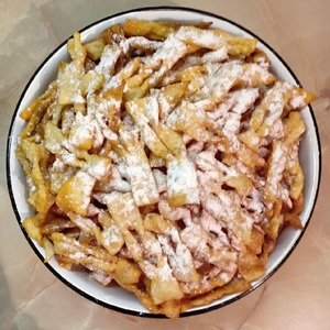 Хворост на сметане с водкой Хворост на сметане с водкой