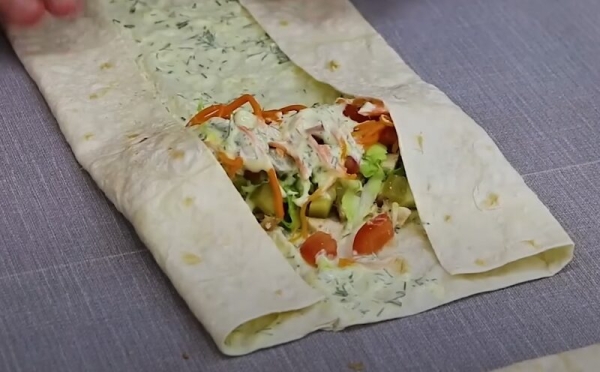 Идеальная шаурма в домашних условиях! Как приготовить её вкуснее, чем в ларьке: весь секрет в соусе Идеальная шаурма в домашних условиях! Как приготовить её вкуснее, чем в ларьке: весь секрет в соусе