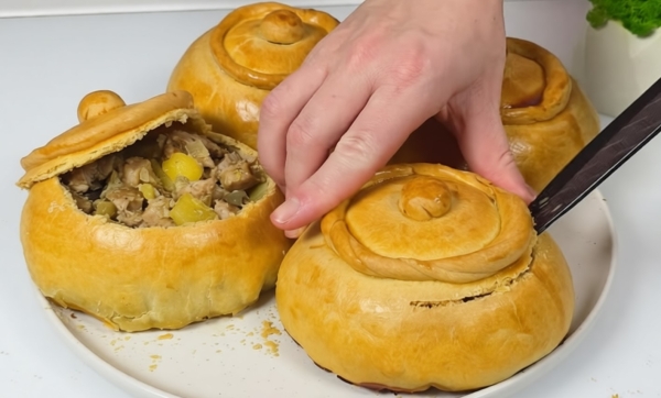 Жаркое в горшочках из теста: простой семейный ужин, а вкус лучше чем в дорогом ресторане!