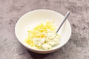 Крабовые палочки фаршированные в кляре Крабовые палочки фаршированные в кляре