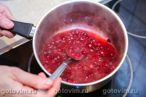 Клюквенный соус с красным вином и корицей Клюквенный соус с красным вином и корицей