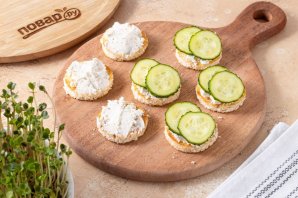 Канапе с огурцом и сыром Канапе с огурцом и сыром
