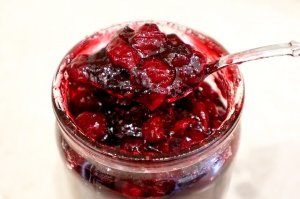 Варенье из вишни без косточек с желатином Варенье из вишни без косточек с желатином