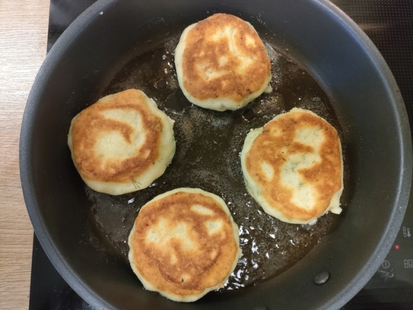 Картофельные зразы с колбасой