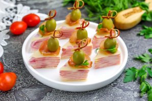 Канапе с сыром и ветчиной