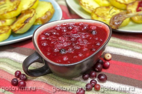 Клюквенный соус с красным вином и корицей Клюквенный соус с красным вином и корицей