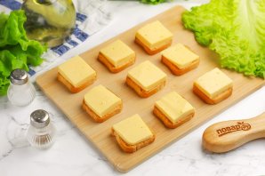 Канапе с сыром, авокадо и семгой Канапе с сыром, авокадо и семгой